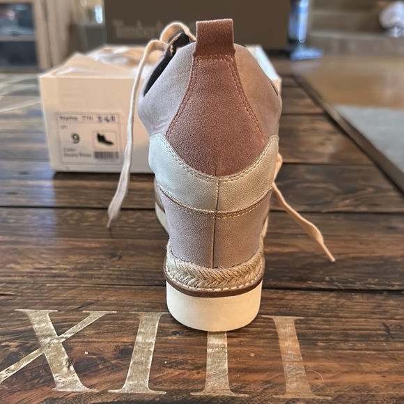 Miim brand mauve suede vintage look wedge booties, size 9 - Picture 4 of 6